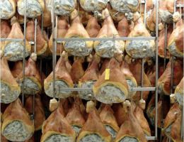 Immagine 4 di PROSCIUTTO CRUDO DI MODENA D.O.P. BACIO DEL CIMONE