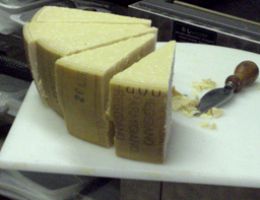 Immagine 1 di PARMIGIANO REGGIANO D.O.P. 36 MESI