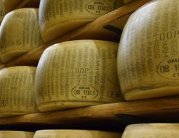Immagine 3 di PARMIGIANO REGGIANO D.O.P. 36 MESI CASEIFICIO FAVA