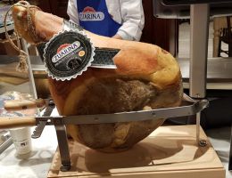 Immagine 5 di PROSCIUTTO CRUDO DI PARMA D.O.P. ZUARINA GRAN RISERVA