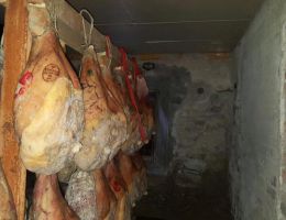 Immagine 5 di PROSCIUTTO CRUDO DI CINTA SENESE 24 MESI AGRI BORGHI TIZIANO