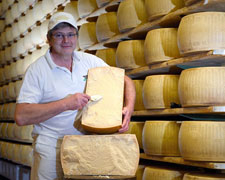 Immagine 1 di PARMIGIANO REGGIANO D.O.P. DI MONTAGNA 36 MESI CASEIFICIO DEL PARCO