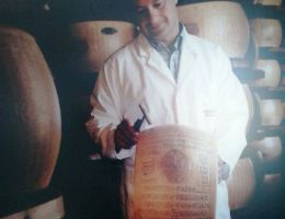 Immagine 1 di PARMIGIANO REGGIANO D.O.P. 24 MESI