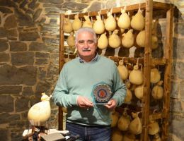 Immagine 1 di CACIOCAVALLO SILANO D.O.P.