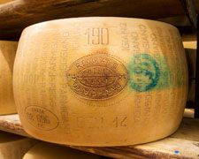 Immagine 1 di PARMIGIANO REGGIANO D.O.P. 40 MESI LATTERIA SOCIALE MODERNA
