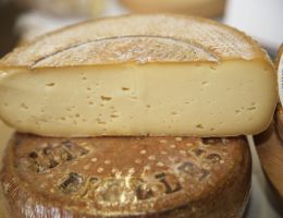 Immagine 1 di FORMAGGIO MACCAGNO CASEIFICIO PRINA CERAI ALDO