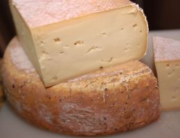 Immagine 2 di FORMAGGIO MACCAGNO CASEIFICIO PRINA CERAI ALDO