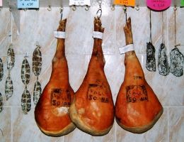 Immagine 4 di PROSCIUTTO CRUDO DELLA VALLE SOANA SALUMERIA VENEZIA