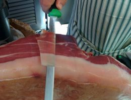 Immagine 4 di Prosciutto Crudo Suino Nero Casertano