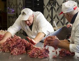 Immagine 4 di SALAME NOSTRANO CON LARDELLO I SALUMI DI ALBERICO