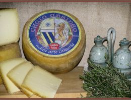 Immagine 4 di PECORINO DI SORANO STAGIONATO