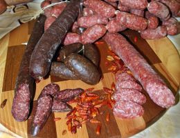 Immagine 2 di SALCICCIA FRESCA E STAGIONATA