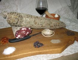 Immagine 1 di MORTADELLA CI CINTA SENESE D.O.P. LABORATORIO RURALE DI CINTA SENESE