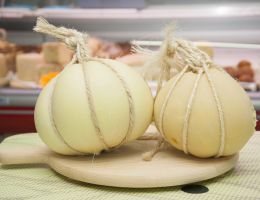 Immagine 3 di Caciotta di Bufala al Tartufo