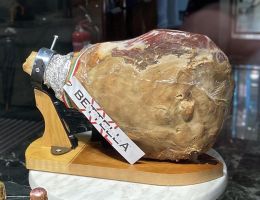 Immagine 1 di PROSCIUTTO CRUDO XXL RISERVA 36 MESI SELEZIONE BETTELLA