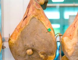 Immagine 1 di PROSCIUTTO CRUDO DOLCE TRADIZIONALE ABRUZZESE