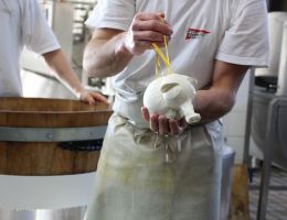 Immagine 2 di MOZZARELLA PERUGINA CASEIFICIO BROCCATELLI