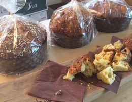 Immagine 3 di Panettone Fichi Mele e Noci