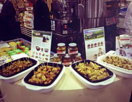 Immagine 4 di OLIVE FARCITE ALLE MANDORLE