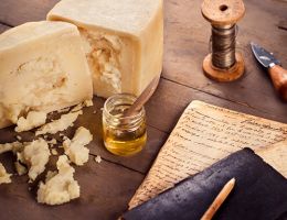 Immagine 2 di FORMAGGIO DI FOSSA DI SOGLIANO D.O.P.