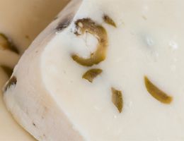 Immagine 3 di PECORINO NERO CON CARBONE VEGETALE