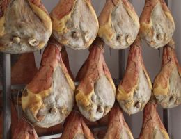 Immagine 2 di PROSCIUTTO CRUDO DI NORCIA I.G.P. IL NORCINO