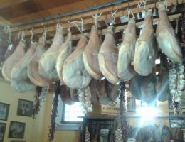Immagine 3 di PROSCIUTTO CRUDO DI NORCIA I.G.P. IL NORCINO