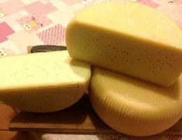 Immagine 2 di PECORINO AFFINATO DI VALLO DI NERA