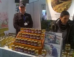 Immagine 4 di MIELE ALLA FRUTTA DI ALTA QUALITA'