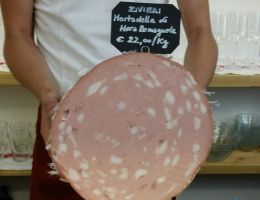 Immagine 1 di MORTADELLA DI MORA ROMAGNOLA SALUMERIA ZIVIERI