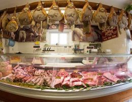 Immagine 4 di PROSCIUTTO CRUDO DI SUINO NERO CINGHIATO NORCIA IL CASALE DE LI TAPPI