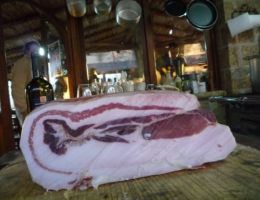 Immagine 1 di STRINGATA DI SUINO NERO CASERTANO