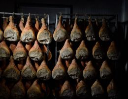 Immagine 3 di PROSCIUTTO CRUDO DEL SANNIO ​​​​​​​TARTARO SALUMI