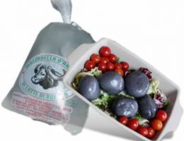 Immagine 2 di MOZZARELLA NERA DI BUFALA