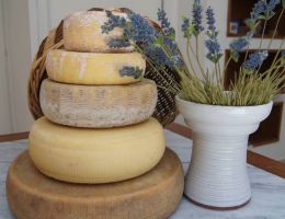 Immagine 2 di PECORINO DI LATICAUDA STAGIONATO 24 MESI