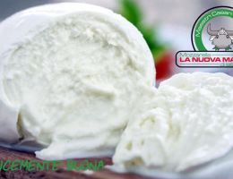 Immagine 2 di MOZZARELLA DI BUFALA  CAMPANA D.O.P. LA NUOVA MASSERIA