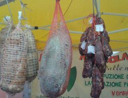Immagine 3 di PROSCIUTTO CRUDO DI SUINO NERO CASERTANO STAGIONATO