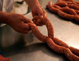 Immagine 2 di SALCICCIA ROSSA DI CASTELPOTO DA SUINO DEL VELLO PEZZATO