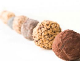 Immagine 2 di PRALINE E TARTUFI AL CIOCCOLATO CIOCCOLATTERIA VIZIOVIRTU'