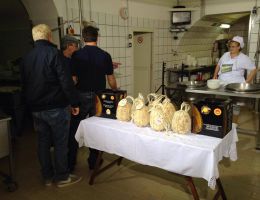 Immagine 2 di PROVOLONE DEL MONACO D.O.P.