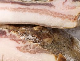 Immagine 1 di GUANCIALE DI SUINO NERO SICILIANO SALUMI LIPARI