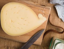 Immagine 1 di CACIOCAVALLO DOLCE LUCANO