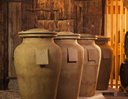 Immagine 4 di ANFORA GRAPPA AFFINATA IN TERRACOTTA DISTILLERIA MARZADRO