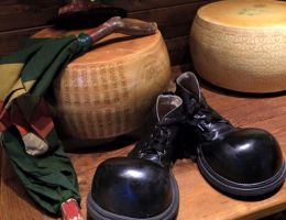 Immagine 3 di GRANMONVISO 23 MESI STAGIONATURA CASEIFICIO VALFORM