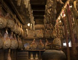 Immagine 2 di PROSCIUTTO CRUDO DEL MONTIZZOLO