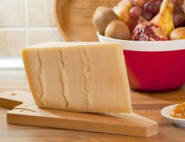 Immagine 1 di PARMIGIANO REGGIANO D.O.P. LATTERIA SOCIALE SAN GIORGIO