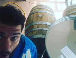 Immagine 3 di IL CARATO MIELE INVECCHIATO IN BOTTE DI ROVERE FRANCESE