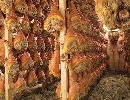 Immagine 2 di VALLE D'AOSTA JAMBON DE BOSSES D.O.P. PROSCIUTTIFICIO DE BOSSES
