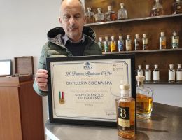 Immagine 1 di GRAPPA RISERVA BAROLO 8 ANNI ANTICA DISTILLERIA SIBONA