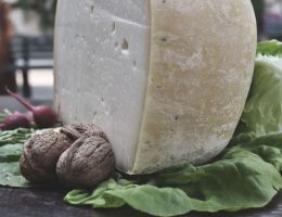 Immagine 1 di GEPPA STAGIONATO A LATTE CRUDO DI CAPRA BIO CASALE ROCCOLO